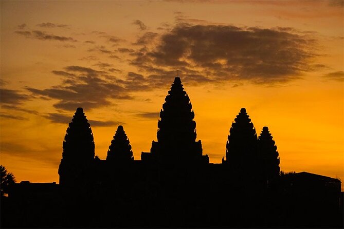 Private Angkor Sunrise Bayon Ta Prohm Bonteay Srie Vip Tour - Angkor Wat, from Vishnu to the five towers
