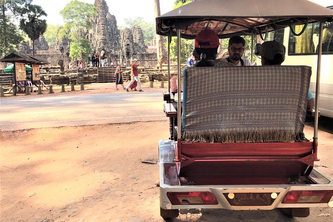 Private Angkor Sunrise Bayon Ta Prohm Bonteay Srie Vip Tour - A guide who adds context, not just directions