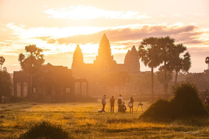 Private Angkor Sunrise Guided Tour - Returning to Angkor Wat for the main visit