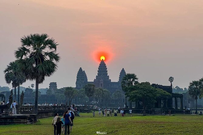 Private Angkor Sunrise Guided Tour - Breakfast beside Srah Srang