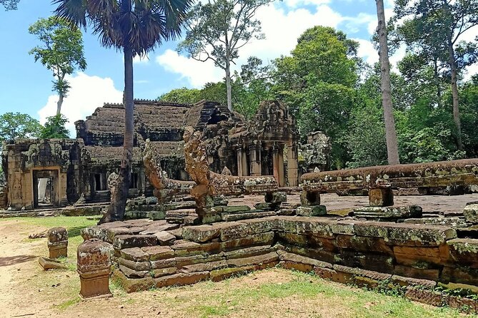 Private Angkor Wat Guided Sunset Tour - Angkor Wat, the great first impression