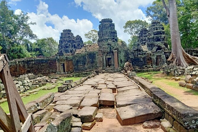 Private Angkor Wat Guided Sunset Tour - Phnom Bakheng and the sunset finish
