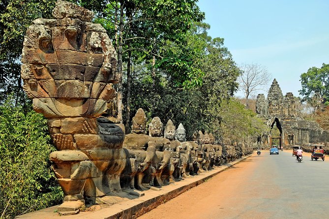 Private Angkor Wat Guided Sunset Tour - Why private transport makes a difference