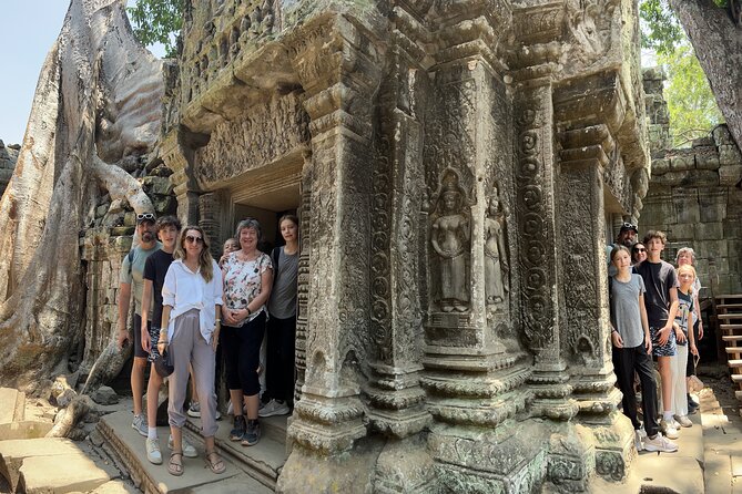 Private Angkor Wat Sunrise Tour with Lunch Included - Lunch beside Srah Srang