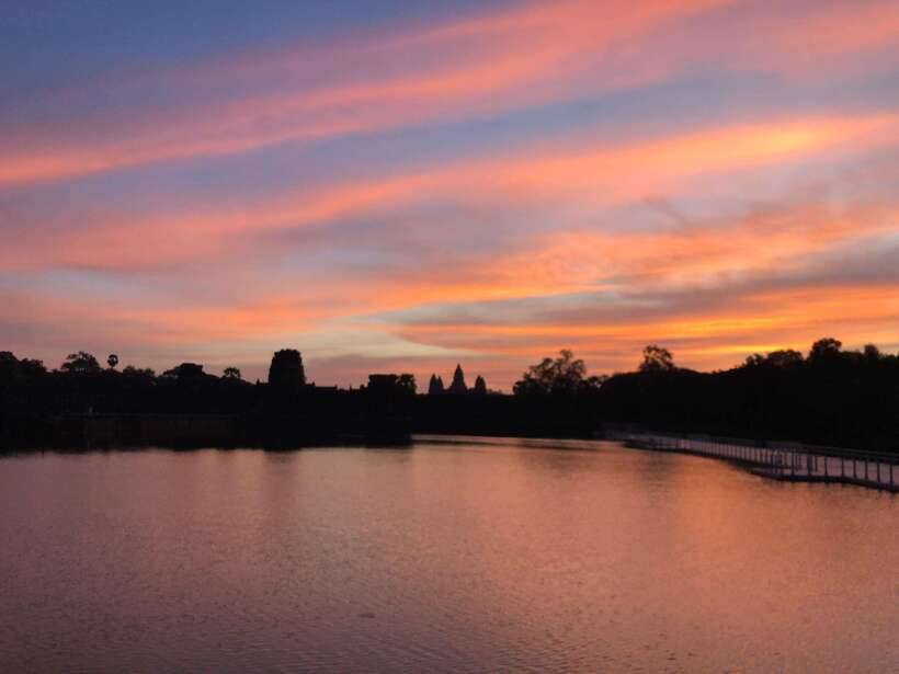 Private Angkor Wat Sunrise Tours And Sunset Floating Village - Key points at a glance
