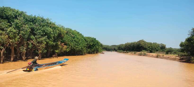 Private Angkor Wat Sunrise Tours And Sunset Floating Village - The move from temples to Tonle Sap