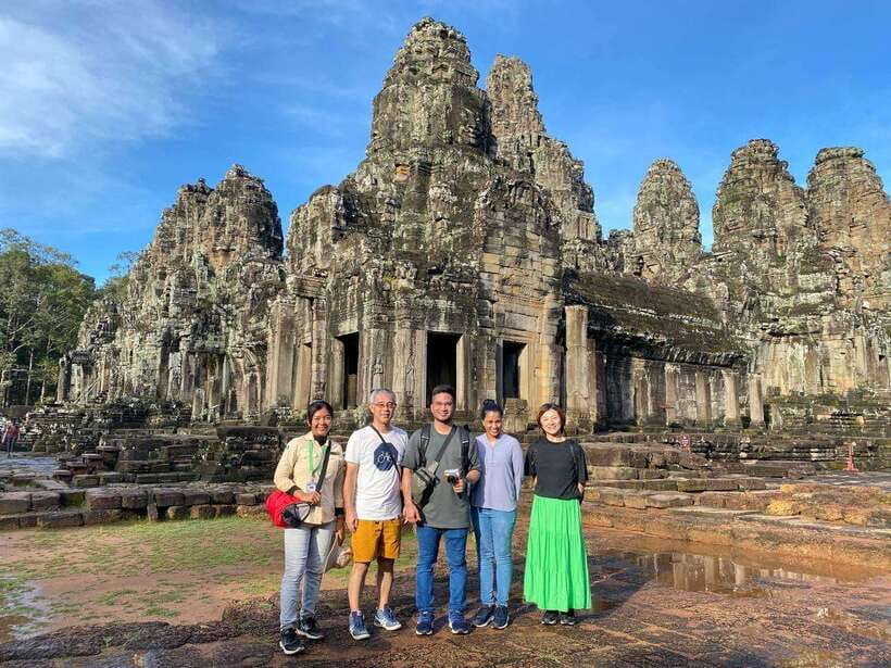 Private Angkor Wat Sunset Tour with Lunch and Snack Included - What the guide and driver add