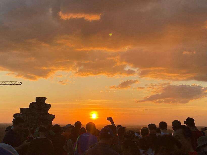Private Angkor Wat Sunset Tour with Lunch and Snack Included - Angkor Wat, the essential first stop