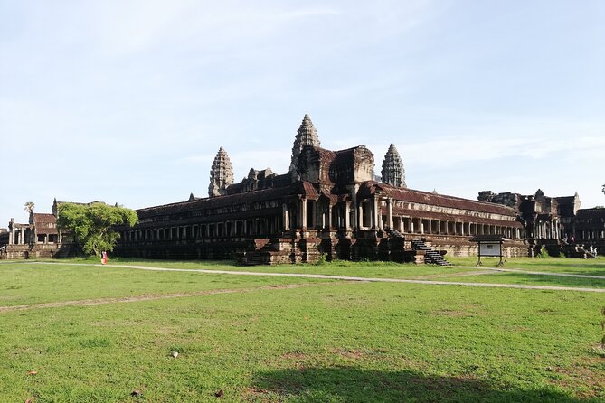 Private Angkor Wat Temple Tour - Angkor Thom South Gate: a short look at a huge royal city