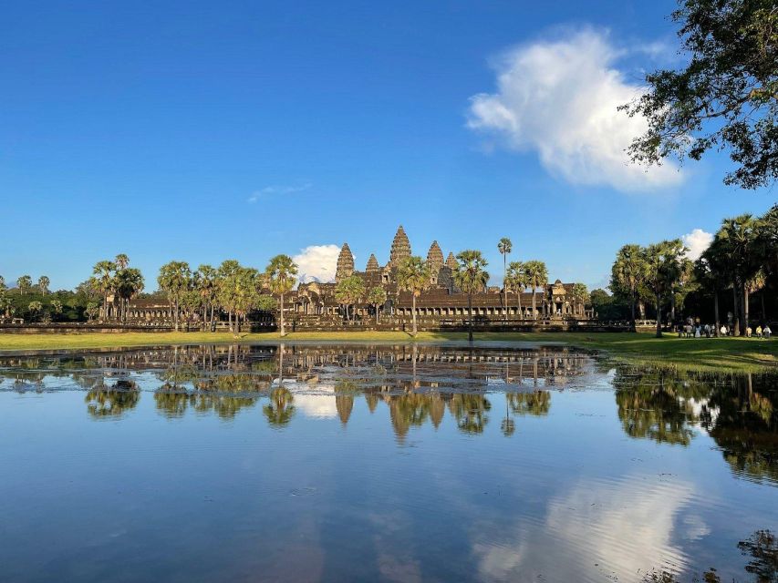 Private Angkor Wat Temple Tour - Transport, guides, and the small comforts