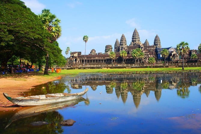 Private Angkor Wat Tour by Tuk-Tuk with English Speaking Driver - Banteay Kdei before the ride back