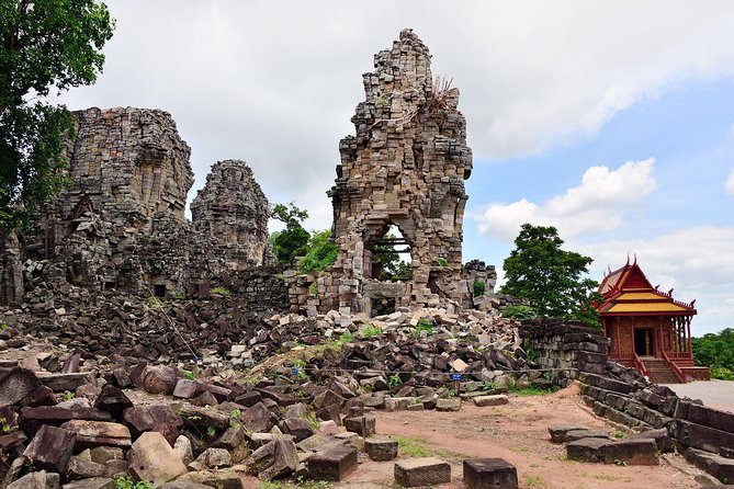 Private Banteay Chhmar, Banteay Toap & Ang Trapaeng Thma Guided Tour - Banteay Toap and the story of the Khmer army