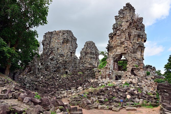 Private Banteay Chhmar, Banteay Toap & Ang Trapaeng Thma Guided Tour - Meals, fees, and the real cost