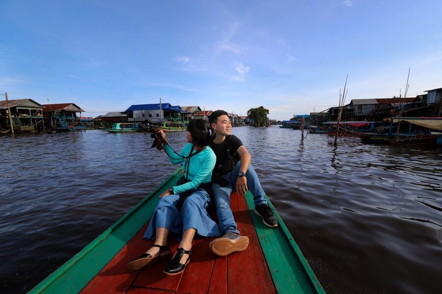 Private Beng Mealea and Floating Village Tour with Sunset - Guides make or break this day