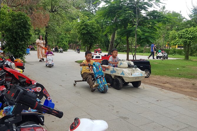 Private City Tour in Siem Reap - Watching traditional work at Artisans Angkor