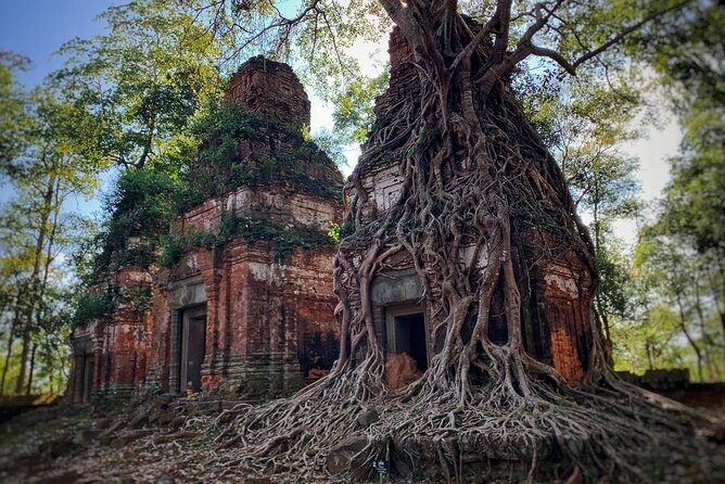 Private Guided Full-Day Tour to Koh Ker Temple with Pickup - Leaving Siem Reap for the northern jungle
