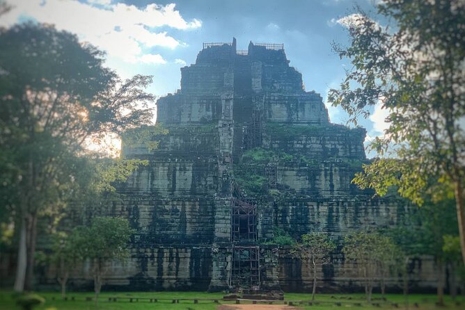Private Guided Full-Day Tour to Koh Ker Temple with Pickup - Prasat Kraham, the red temple
