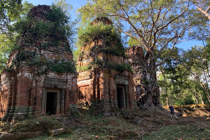 Private Guided Full-Day Tour to Koh Ker Temple with Pickup - Prasat Chrap for a short final temple stop