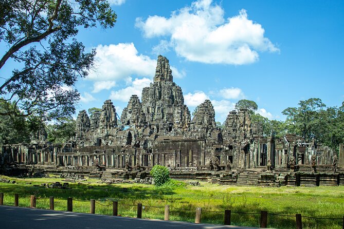 Private Guided Tour To Angkor Wat & Its Surrounding-Angkor Park - Walking through Angkor Thom and Bayon