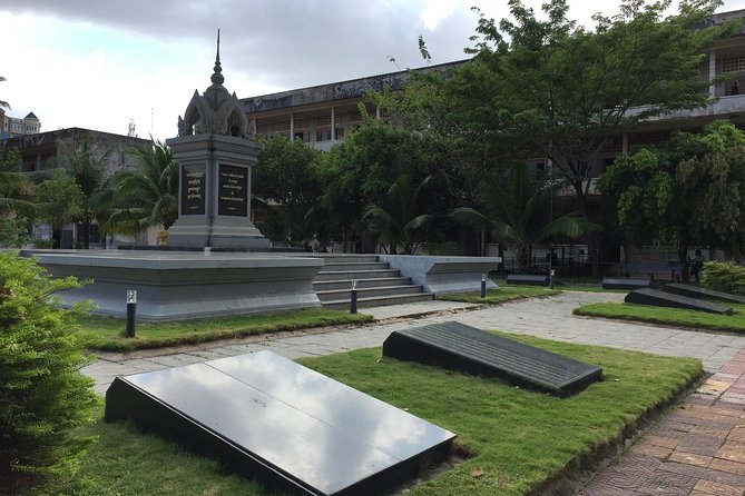 Private Half Day To Killing Field & S21 Genocidal Museum in Phnom Penh - Preparing for an emotionally heavy morning or afternoon