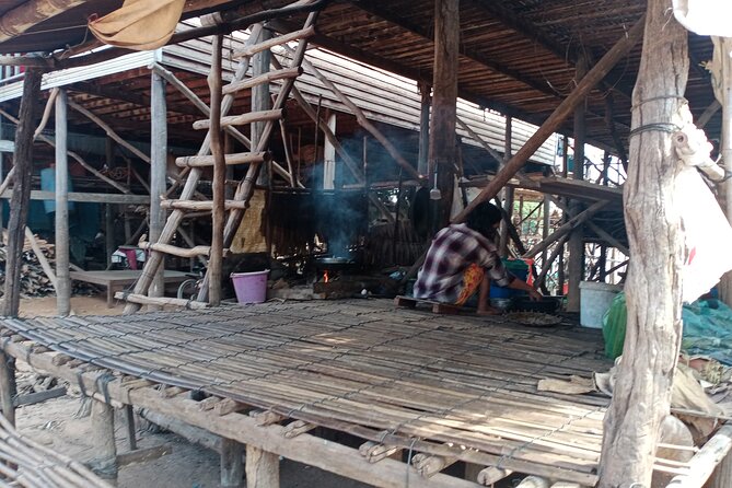 Private Half-Day Tour to Kampong Phluk Flooded Forest and Floating Villages - Roluos Market: start with ordinary Cambodian life