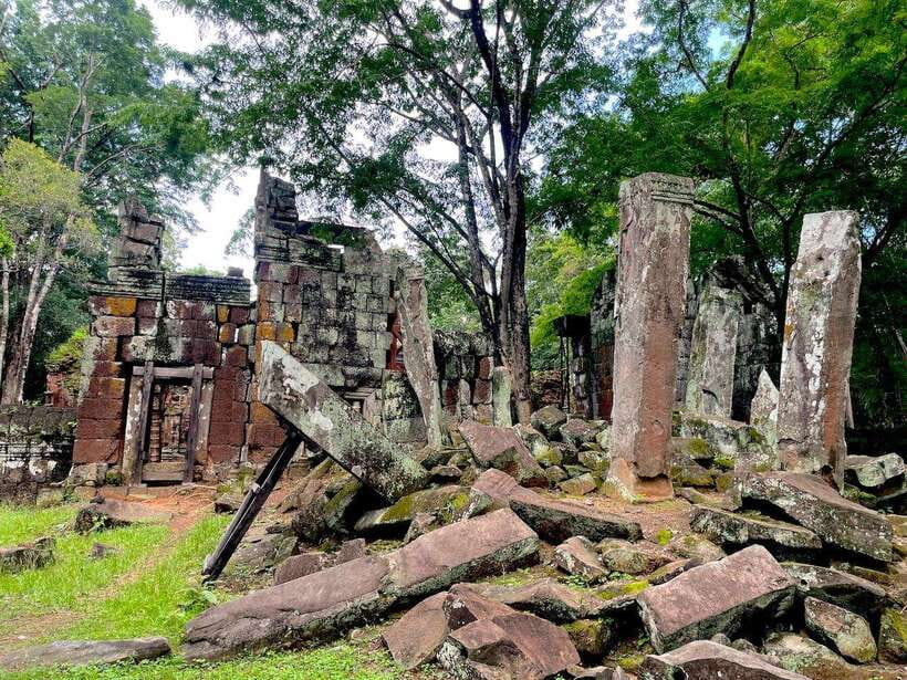 Private Koh Ker & Beng Mealea Siem Reap Temples Tour - Koh Ker’s scattered temples and giant sculpture tradition