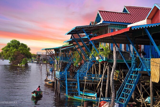 Private Kompong Phluk Floating Village Guided Tour - At the pagoda, market, or boat station