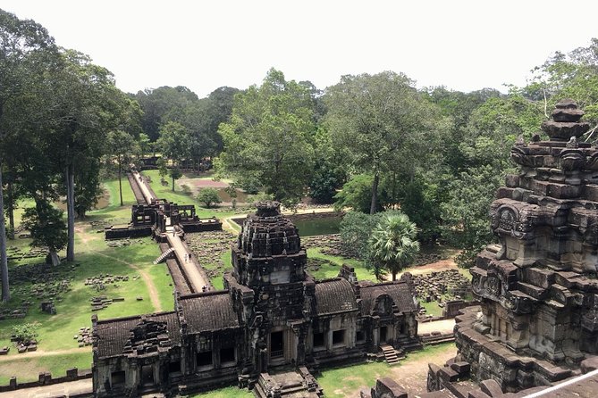 Private One Day Tour with Sunrise at Angkor Wat - Bayon and its 216 stone faces