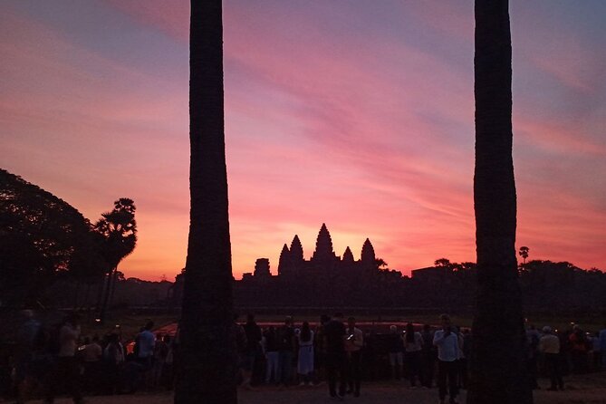 Private One Day Tour with Sunrise at Angkor Wat - Phimeanakas and the climb for a view
