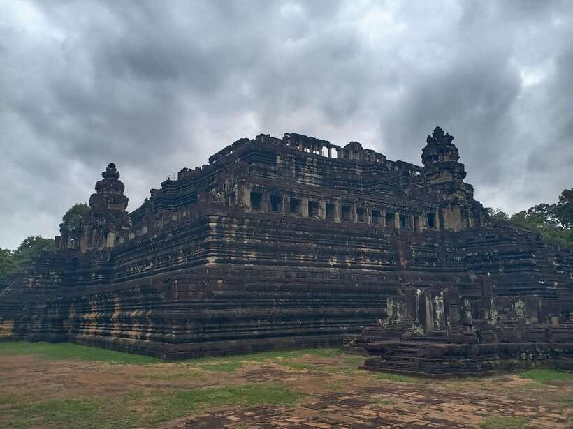 Private One Day Tour with Sunrise at Angkor Wat - Who should book this Angkor Wat day tour?