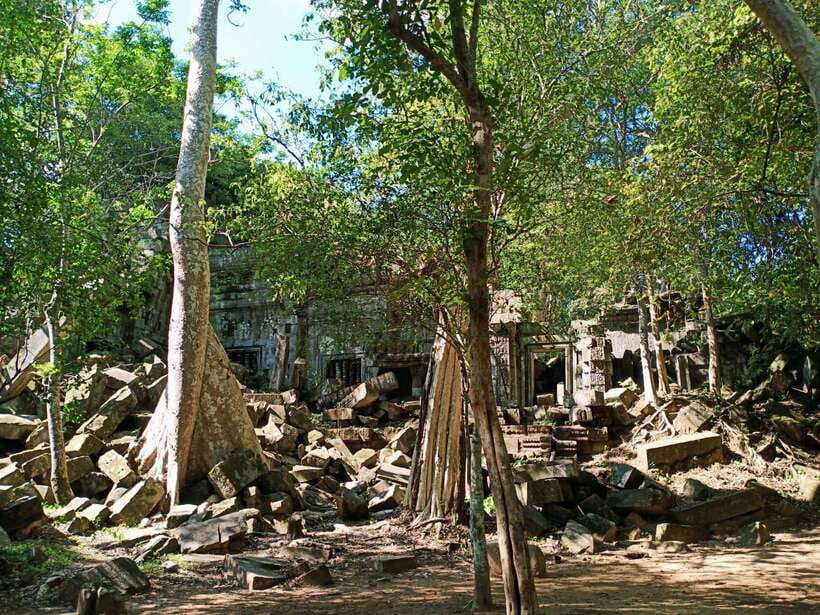 Private One Day Trip-Pyramid Temple Koh Ker and Beng Mealea - The smaller temples that give Koh Ker its character
