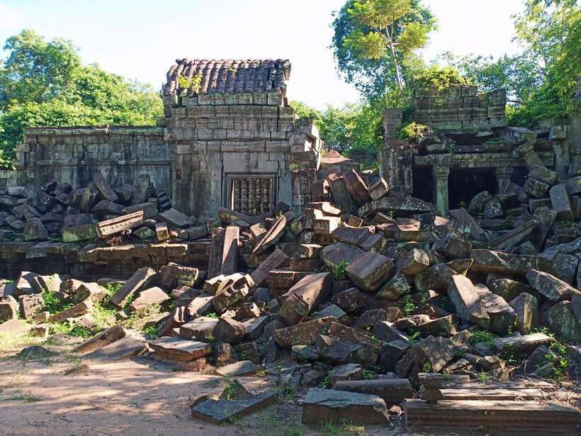 Private One Day Trip To Banteay Srei, Beng Mealea and Rolous - Beng Mealea, a temple built for atmosphere