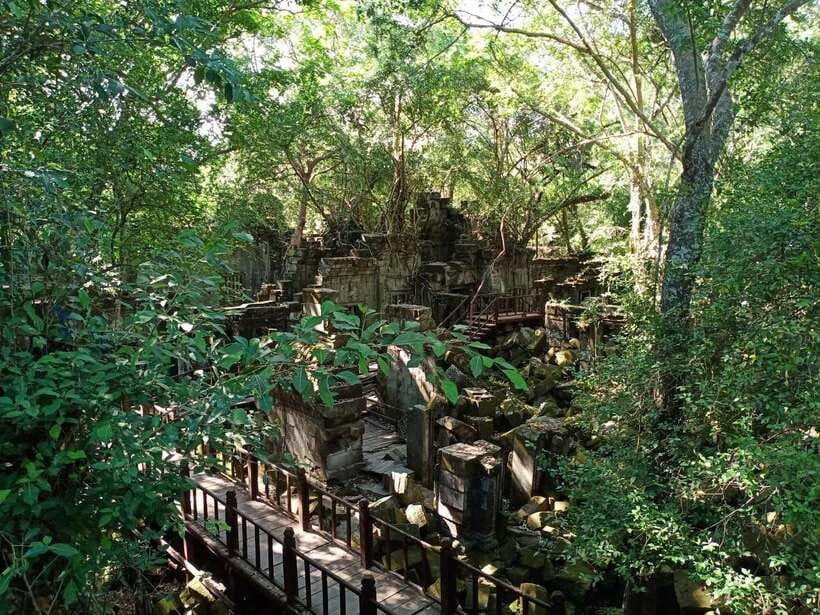 Private One Day Trip To Banteay Srei, Beng Mealea and Rolous - Guide quality and the value of a private group