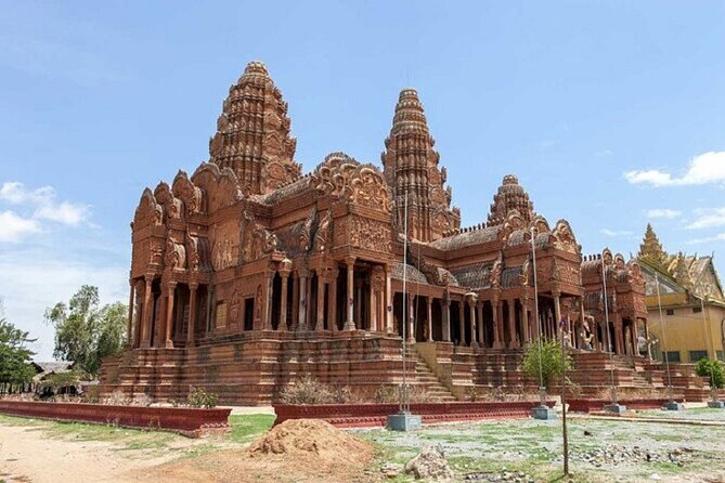 Private Oudong Temples & Phnom Prasith Tour from Phnom Penh - What the guide and driver add