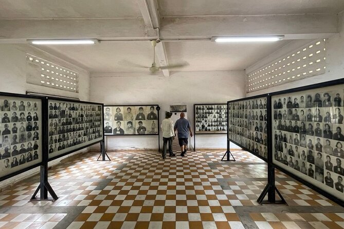 Private Phnom Penh Tour: Royal Palace & Killing Fields - Central Market under its art deco dome