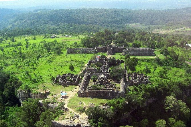 Private Preah Vihear and 2 Temples Guided Tour - A Cambodian lunch stop before Koh Ker
