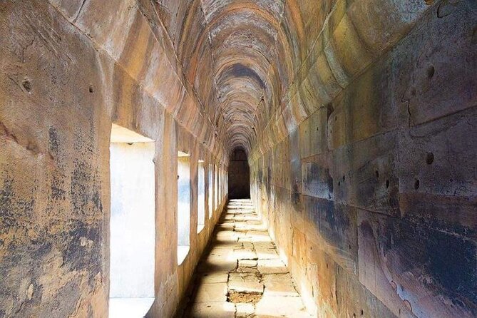 Private Preah Vihear and 2 Temples Guided Tour - Koh Ker and its seven-tiered pyramid