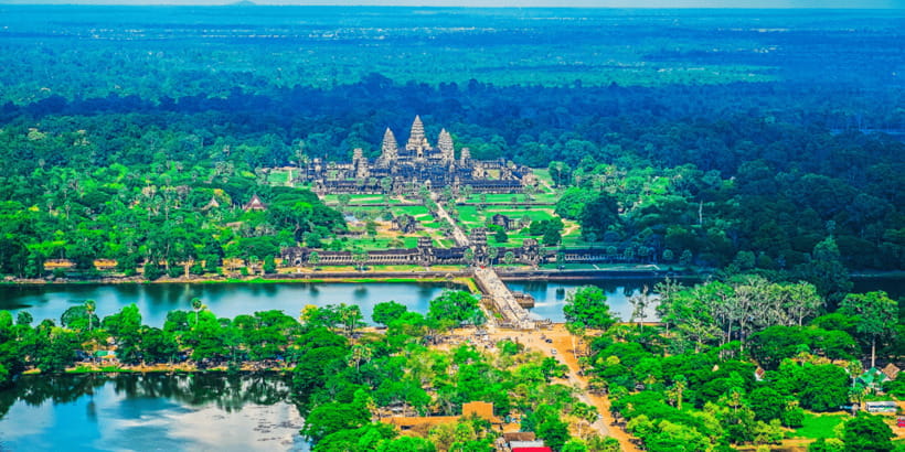 Private Sunrise Angkor Wat Tour - Bayon’s smiling stone faces