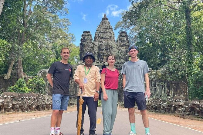 Private sunrise 'small tour' of Angkor Wat with car or van & Guide - Angkor Wat: the right place to begin