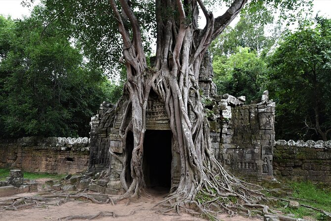 Private Taxi Siem Reap to Phnom Penh, Reliable Driver, Transfer - Kampong Kdei and the old stone bridge
