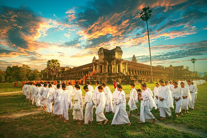 Private Temples Guided Tour (Angkor Wat, Ta Prom & Angkor Thom) - Breakfast in Siem Reap After Two Temples