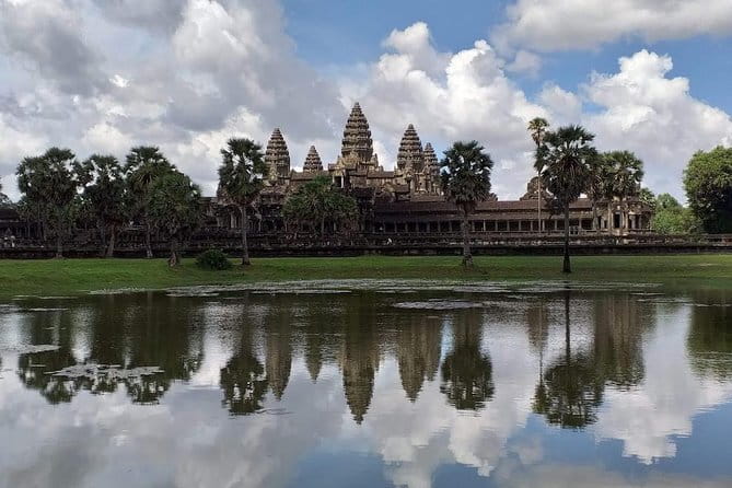 Private Tour of Kampong Phluk Floating Village on Tonle Sap Lake - Is $264.14 per person fair value?