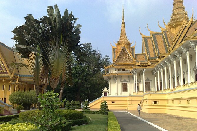 Private Tour: Phnom Penh City Tour Full Day - National Museum: beautiful art, uneven explanation