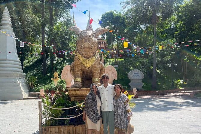 Private Tour: Phnom Penh City Tour with Mekong River Boat Trip - The Tonle Sap and Mekong boat ride