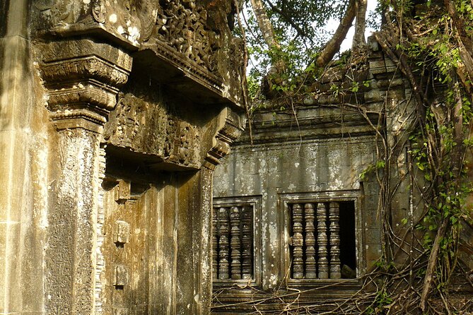 Private Tour to Beng Mealea, Banteay Srei and Floating Village - Banteay Srei and its red sandstone carvings