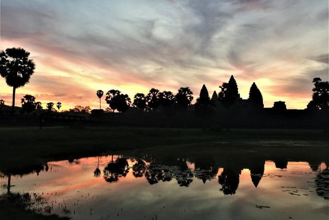 Private Tour to Koh ker and Beng Mealea Temple from Siem Reap - Practical clothing and packing advice