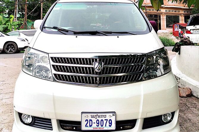Private Transfer from Phnom Penh to Siem Reap by VIP Alphard 2005 - Lunch halfway through the drive