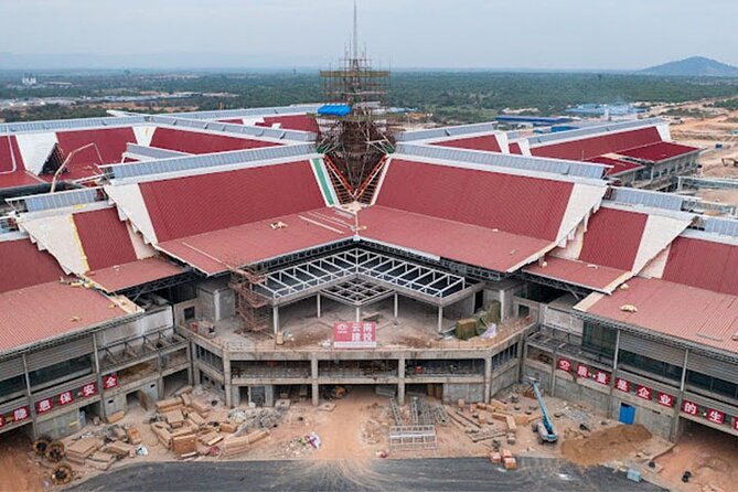 Private Transfer: Siem Reap Angkor Internation Airport to Hotel - The one-hour drive to your Siem Reap hotel