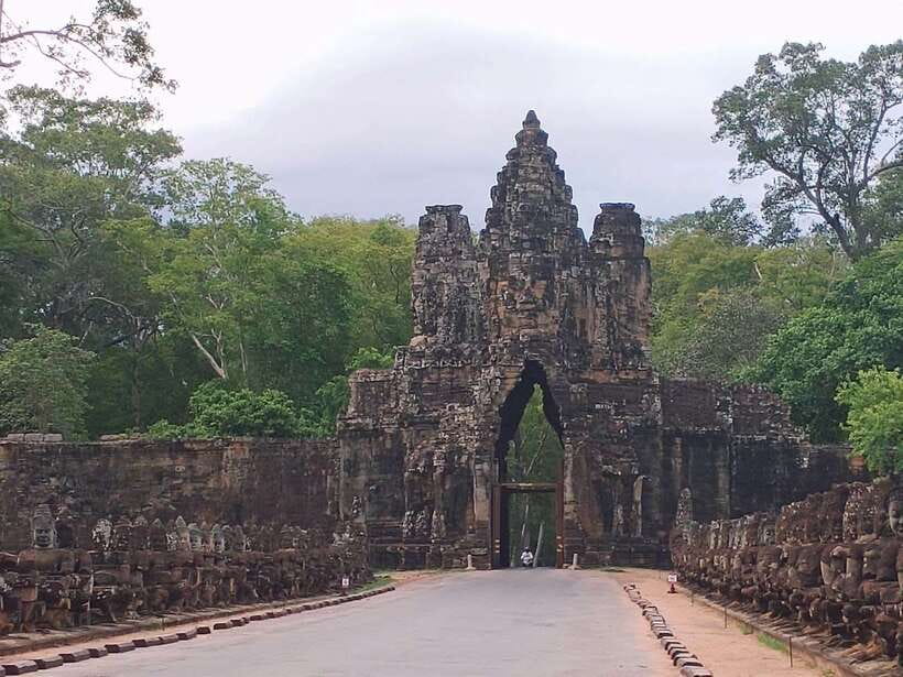 Private Two Day Trip: Angkor Temples with Floating Village - Artisans d’Angkor and the work behind the souvenirs