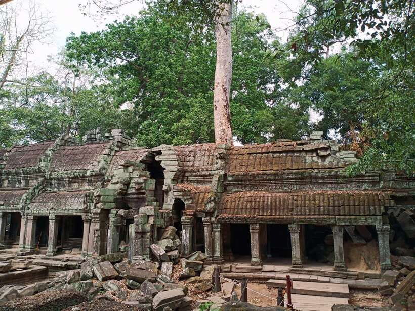 Private Two Day Trip: Angkor Temples with Floating Village - Transport, guiding, and the private format
